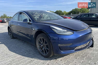 Седан Tesla Model 3 2018 в Львове