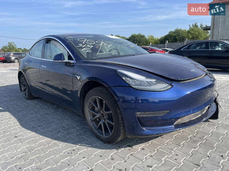 Седан Tesla Model 3 2018 в 