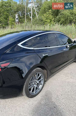 Седан Tesla Model 3 2019 в 