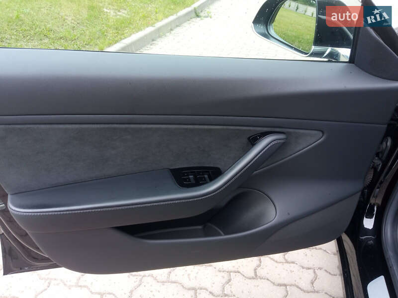 Седан Tesla Model 3 2019 в Радехове фото 14 Седан Tesla Model 3 2019 в Радехове