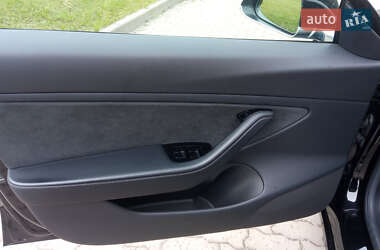 Седан Tesla Model 3 2019 в 