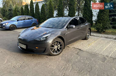 Седан Tesla Model 3 2023 в 