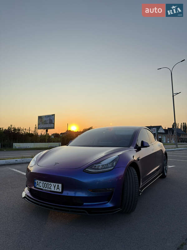 Седан Tesla Model 3 2018 в 