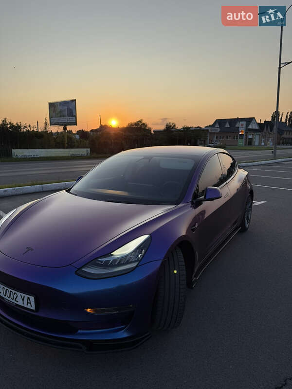 Седан Tesla Model 3 2018 в Луцьку