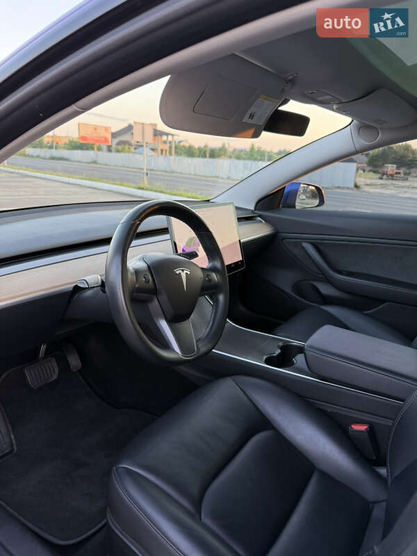 Седан Tesla Model 3 2018 в Луцьку