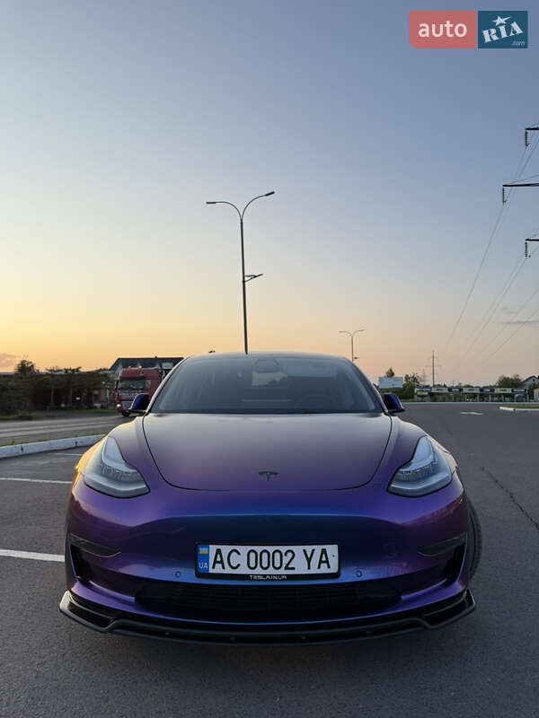 Седан Tesla Model 3 2018 в Луцьку