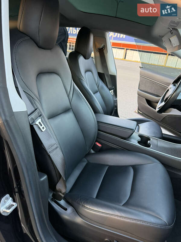 Седан Tesla Model 3 2018 в Луцьку