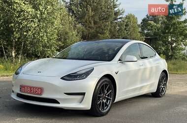Седан Tesla Model 3 2019 в Буче