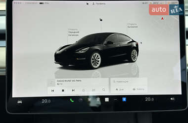 Седан Tesla Model 3 2022 в 