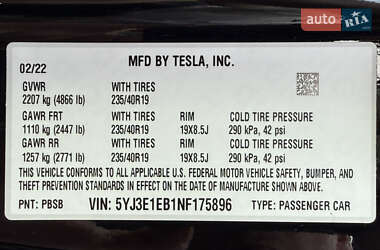 Седан Tesla Model 3 2022 в 