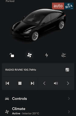 Седан Tesla Model 3 2022 в 