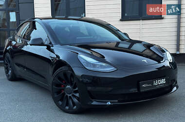 Седан Tesla Model 3 2021 в 