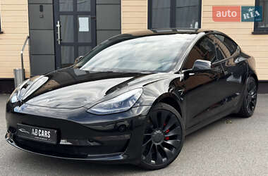 Седан Tesla Model 3 2021 в 