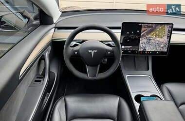 Седан Tesla Model 3 2021 в 