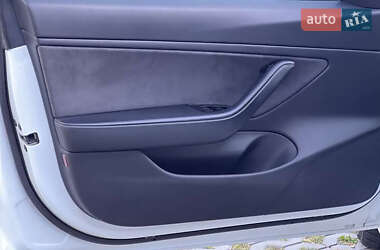 Седан Tesla Model 3 2018 в 