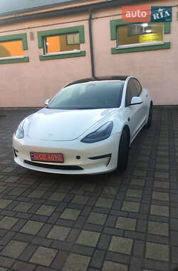 Седан Tesla Model 3 2023 в Стрые