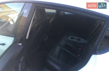 Седан Tesla Model 3 2023 в 