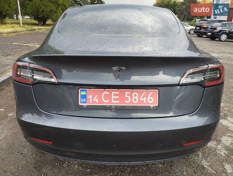 Седан Tesla Model 3 2019 в Ужгороді