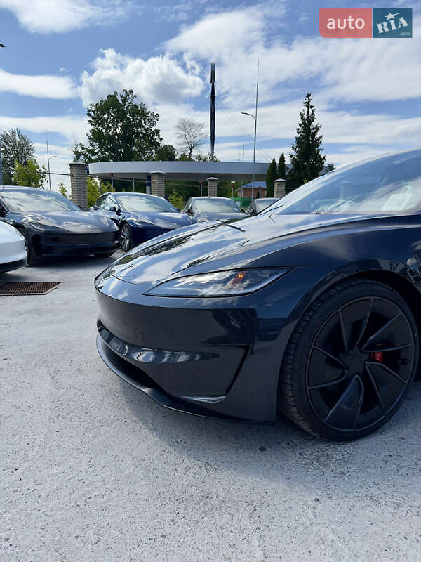 Седан Tesla Model 3 2024 в Виннице