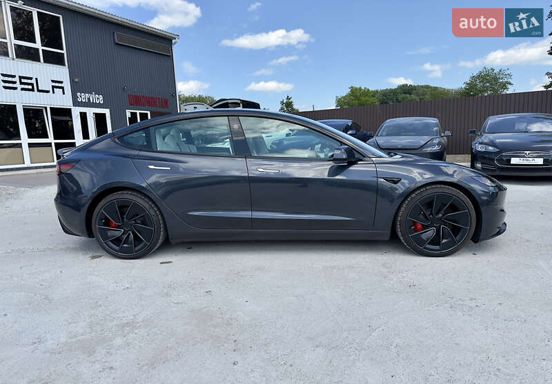 Седан Tesla Model 3 2024 в Виннице