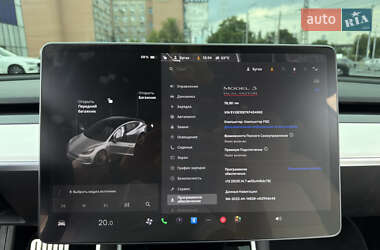 Седан Tesla Model 3 2019 в 