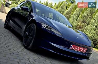 Седан Tesla Model 3 2024 в 