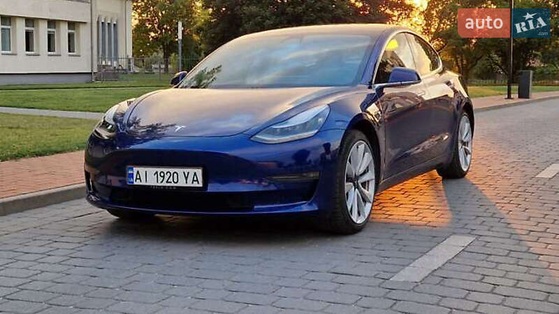 Tesla Model 3 2020