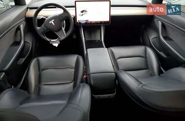 Седан Tesla Model 3 2020 в 