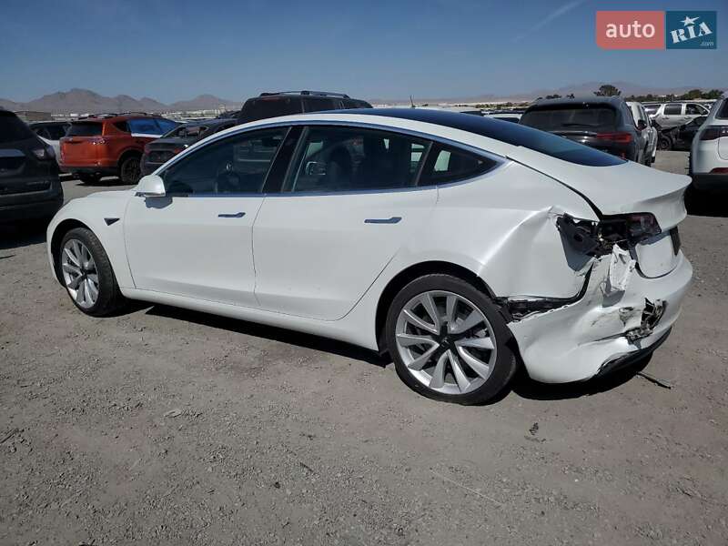 Седан Tesla Model 3 2019 в 