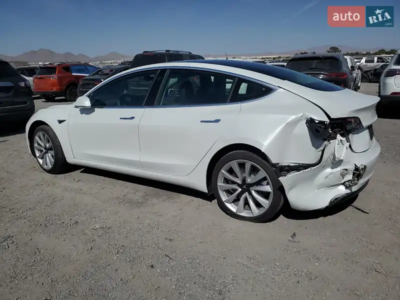Седан Tesla Model 3 2019 в 