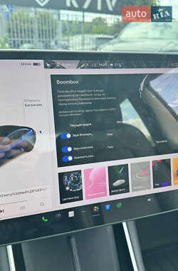 Седан Tesla Model 3 2019 в 