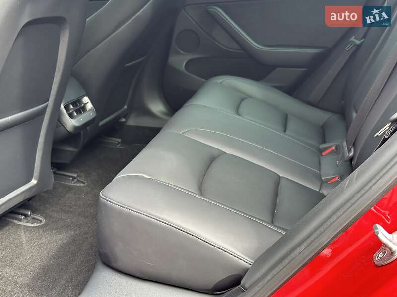 Седан Tesla Model 3 2023 в Києві