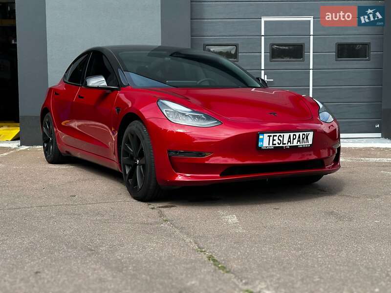 Седан Tesla Model 3 2023 в Києві