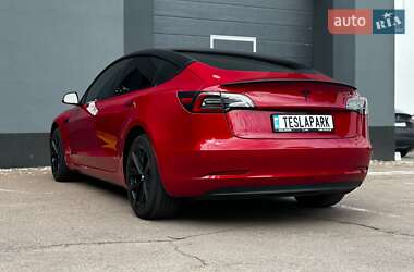 Седан Tesla Model 3 2023 в 