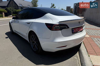 Седан Tesla Model 3 2021 в 