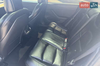 Седан Tesla Model 3 2021 в 