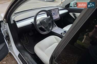 Седан Tesla Model 3 2020 в 