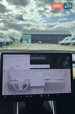 Седан Tesla Model 3 2018 в 