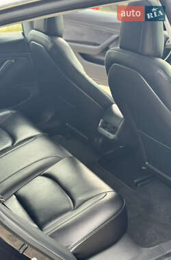 Седан Tesla Model 3 2018 в 