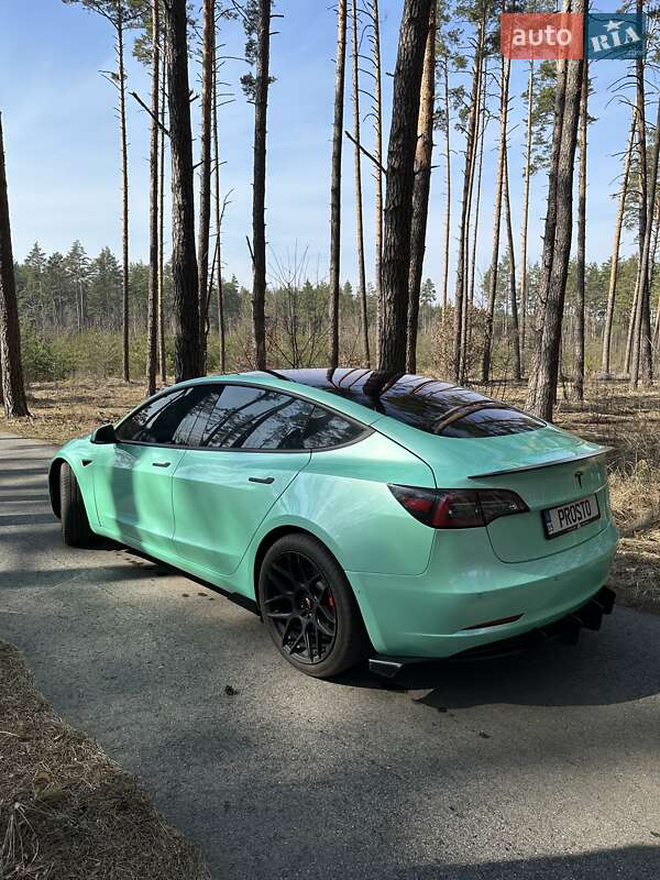 Седан Tesla Model 3 2018 в Вышгороде