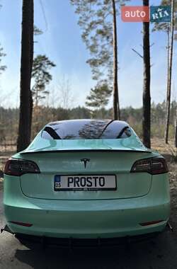 Седан Tesla Model 3 2018 в 