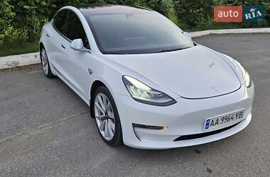 Седан Tesla Model 3 2018 в Киеве