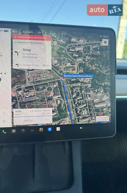 Седан Tesla Model 3 2021 в 