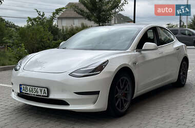 Седан Tesla Model 3 2020 в 