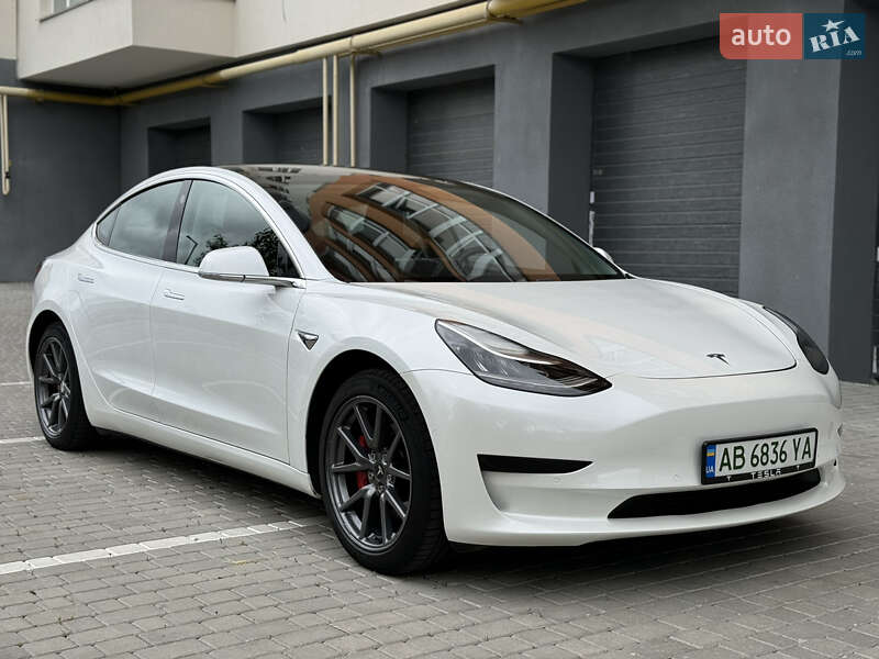 Седан Tesla Model 3 2020 в Виннице
