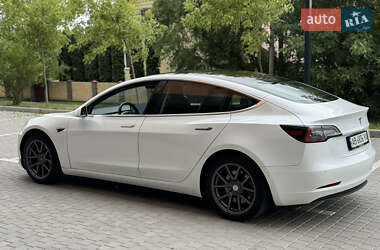 Седан Tesla Model 3 2020 в 