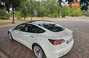 Седан Tesla Model 3 2021 в Кропивницком