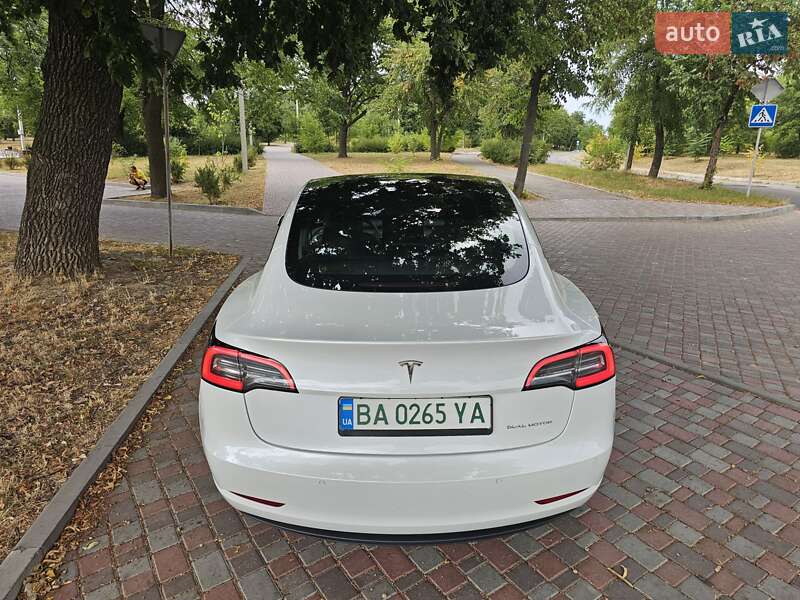 Седан Tesla Model 3 2021 в Кропивницькому фото 29 Седан Tesla Model 3 2021 в Кропивницькому
