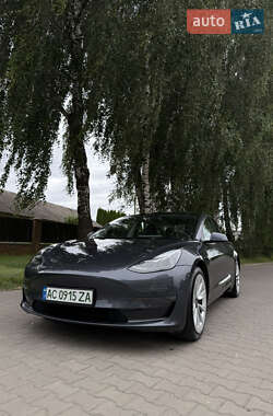 Седан Tesla Model 3 2021 в Луцке