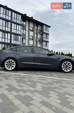 Седан Tesla Model 3 2021 в 
